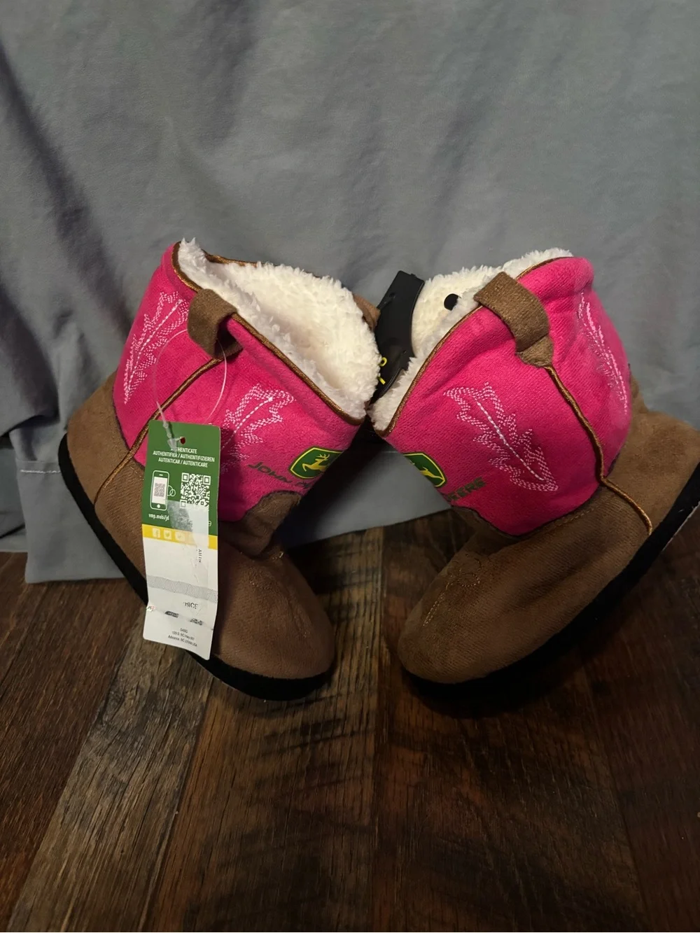 John Deere hot pink Sherpa lined boot slippers girl size 9/10-nwt